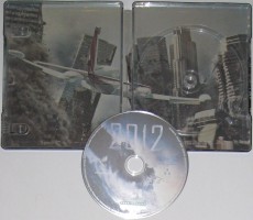 vue de l interieure boitier Blu-Ray du film 2012