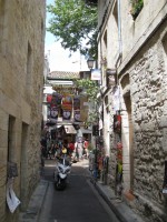 ruelle pendant le festival d'avignon