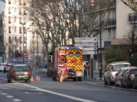 camion-de-pompiers-devant-le-franprix