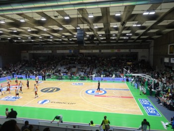 la plus vieille ancienne tribune du palais des sports de Nanterre